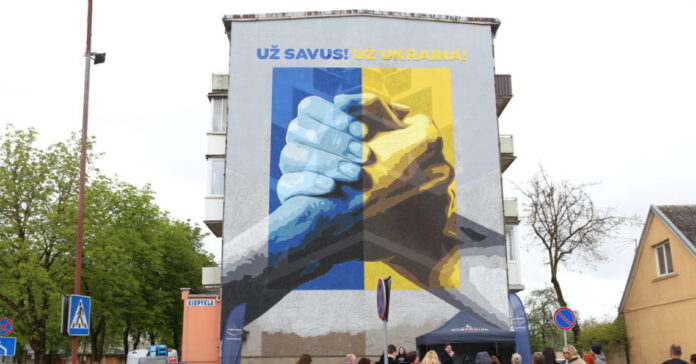 Solidarity mural in Šiauliai